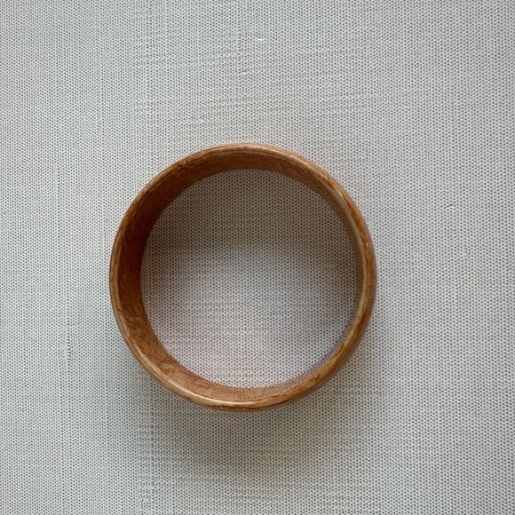 Marbled Peach Plastic Bangle: Wide Lightweight Bracelet 8" - Picture 9 of 10